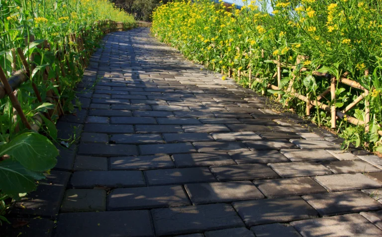 Integrating Pavers with Natural Landscaping Elements: Seamless Design Solutions